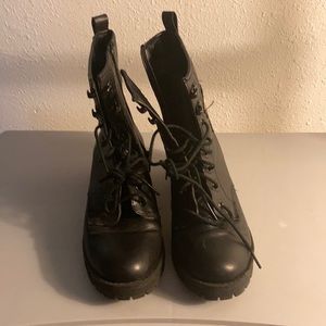 Combat boots